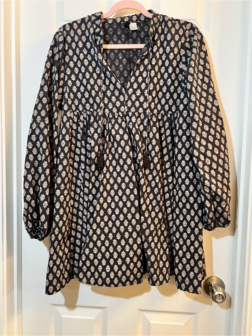🦋 Divided Black Printed V-Neck Mini Dress size medium